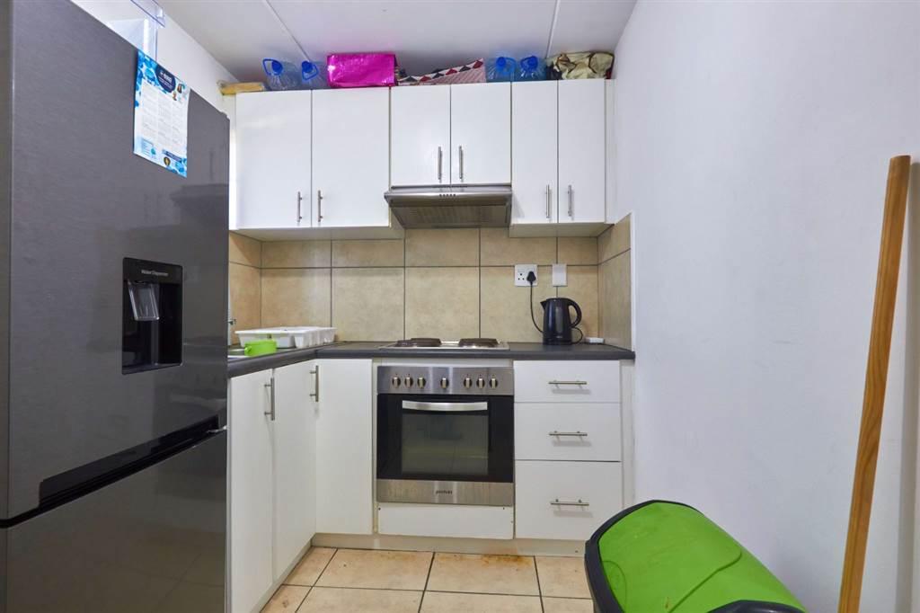 1 Bed Apartment in Parow photo number 3
