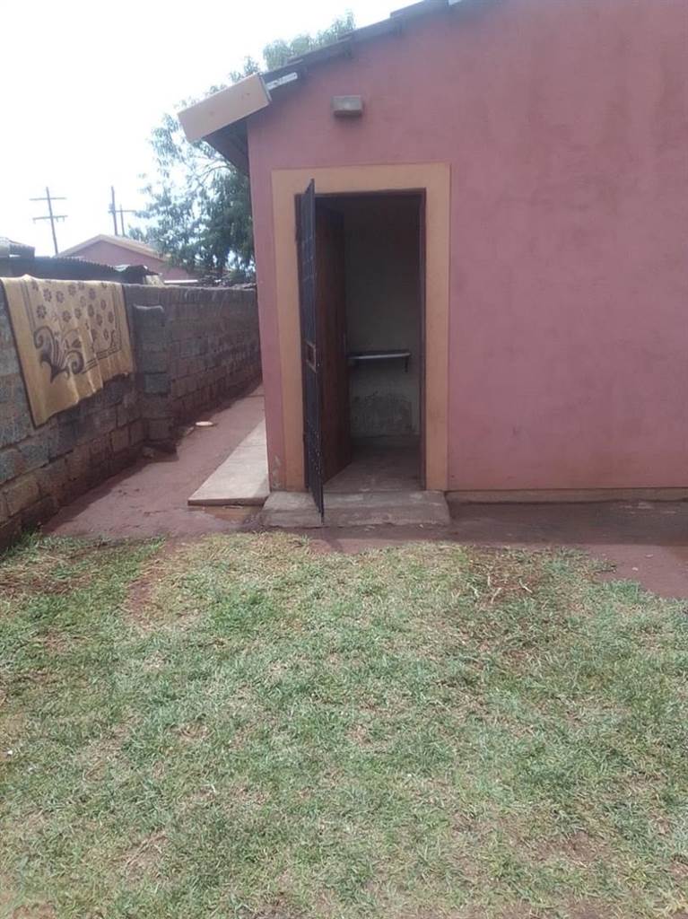 2 Bed House in Katlehong photo number 7