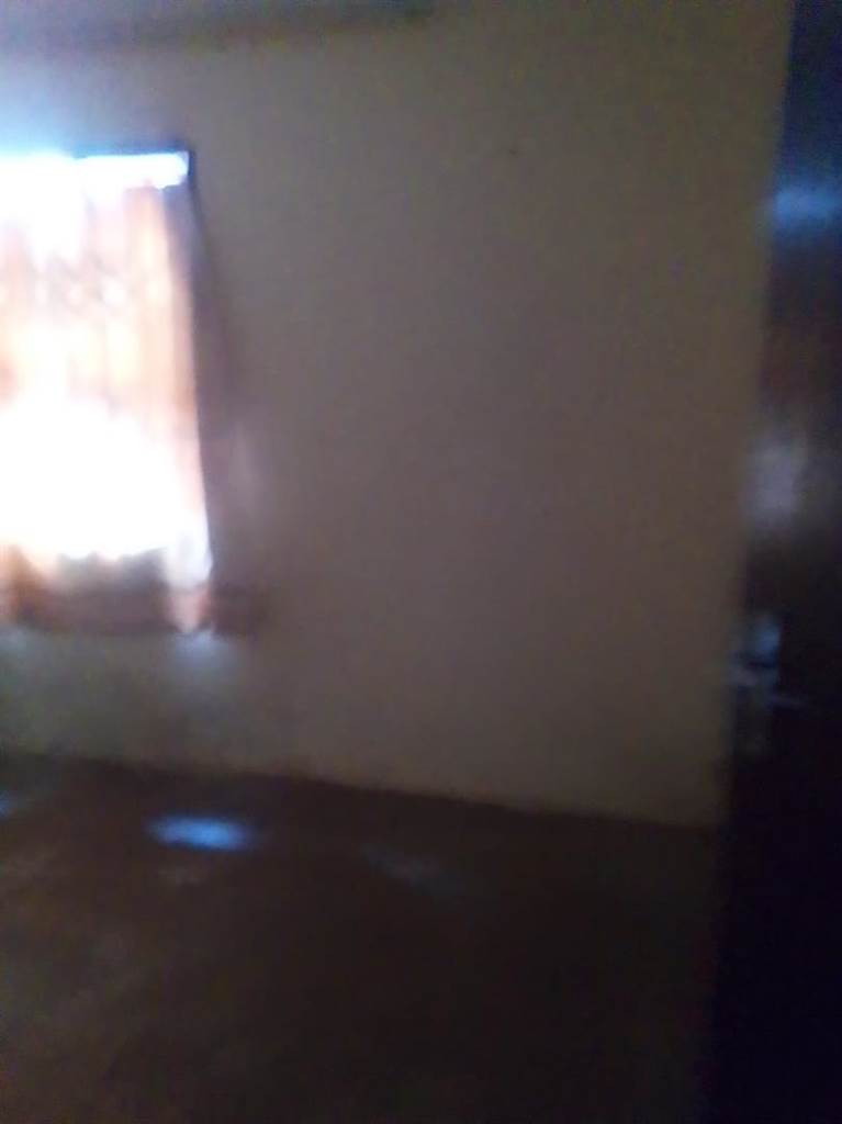 2 Bed House in Katlehong photo number 4