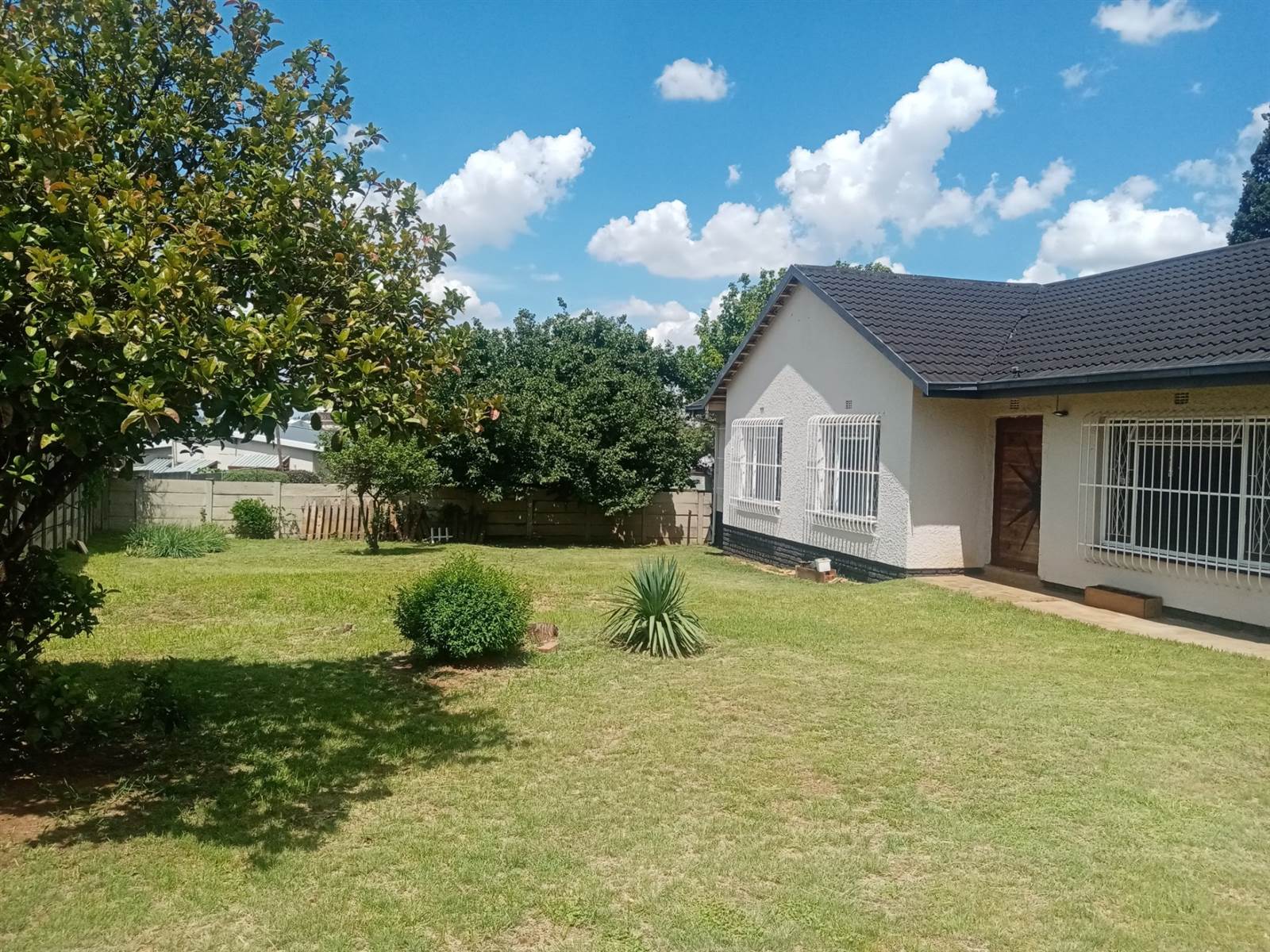 3 Bed House in Randfontein photo number 4