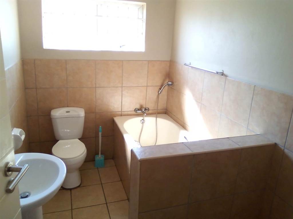 3 Bed Townhouse in Highveld Park photo number 8