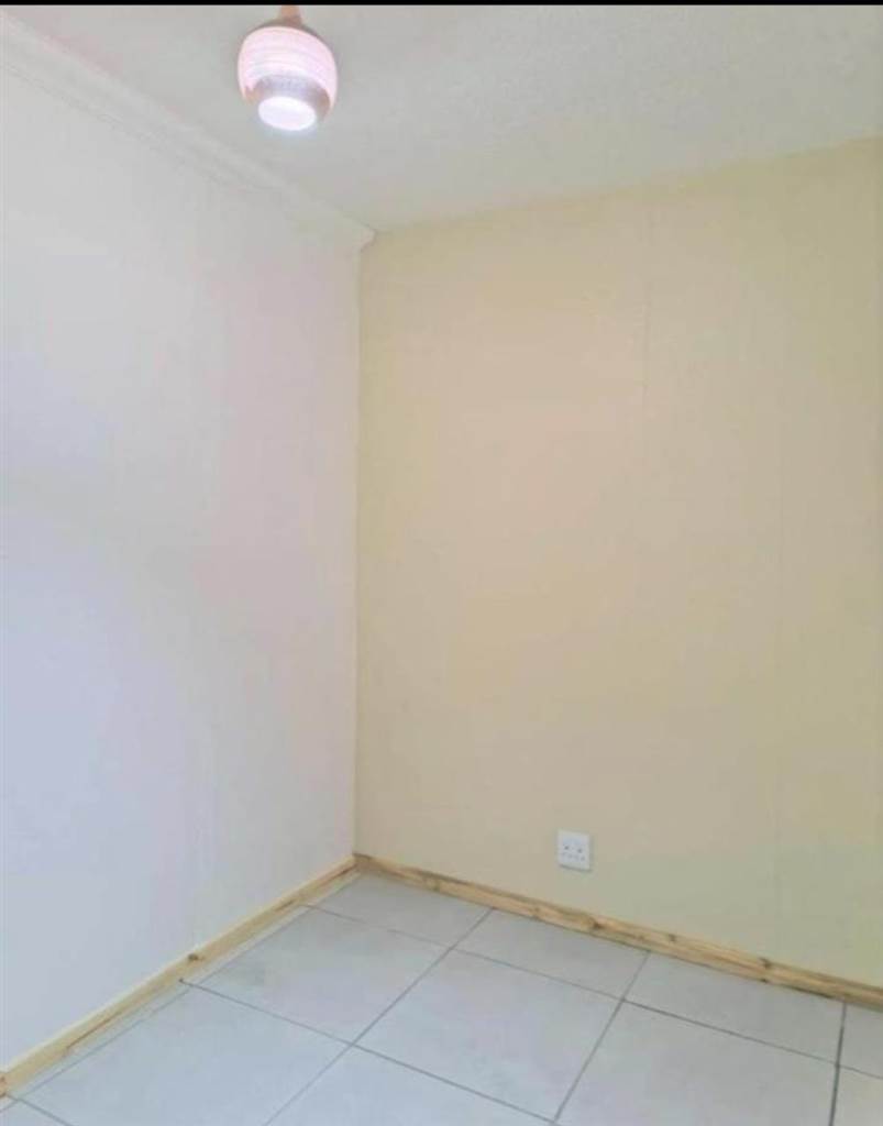 2 Bed Apartment in Wonderboom South photo number 16
