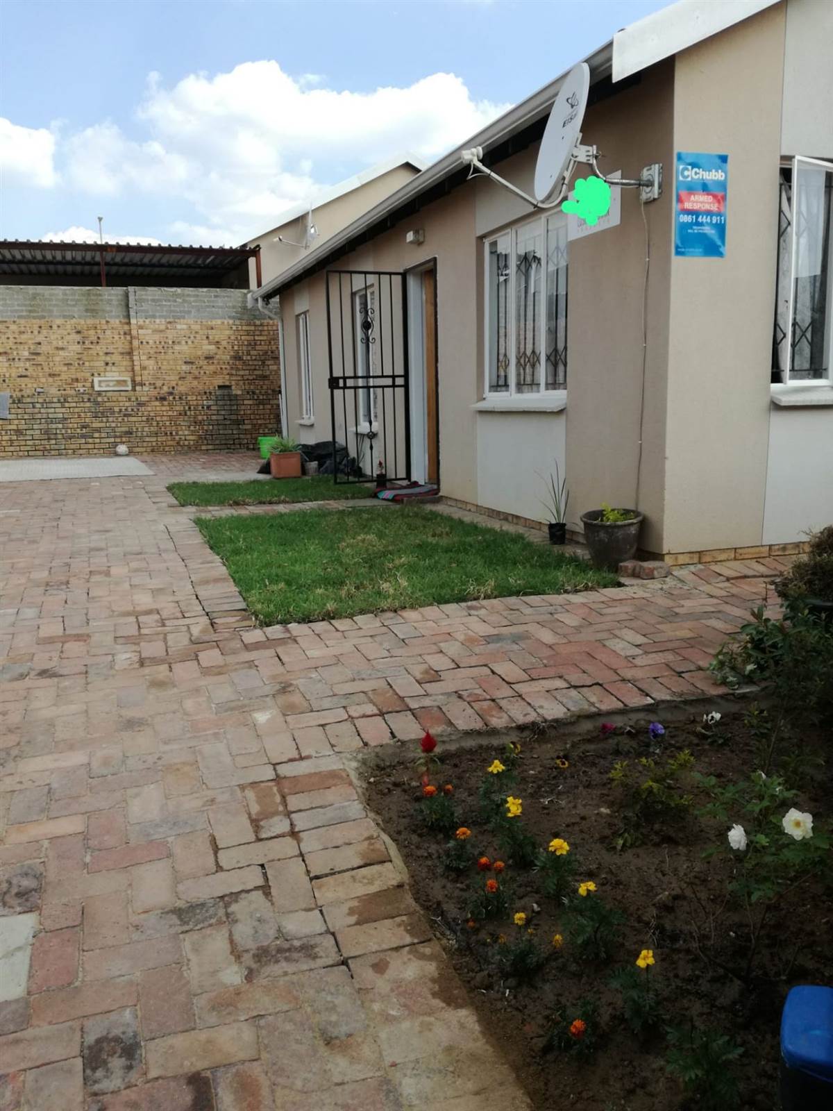 3 Bed House in Roodepoort Central photo number 2