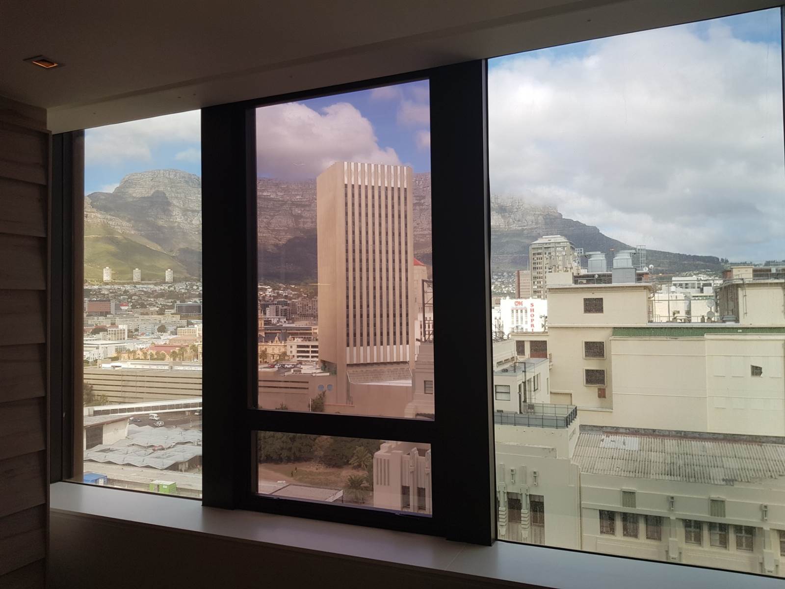 Studio Apartment in Cape Town City Centre photo number 15