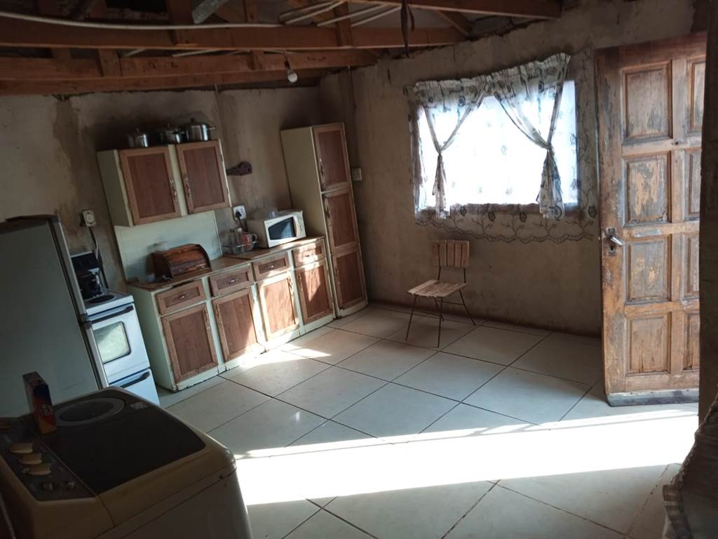 3 Bed House in Krugersdorp Central photo number 6