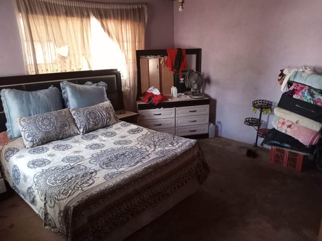 3 Bed House in Krugersdorp Central photo number 3