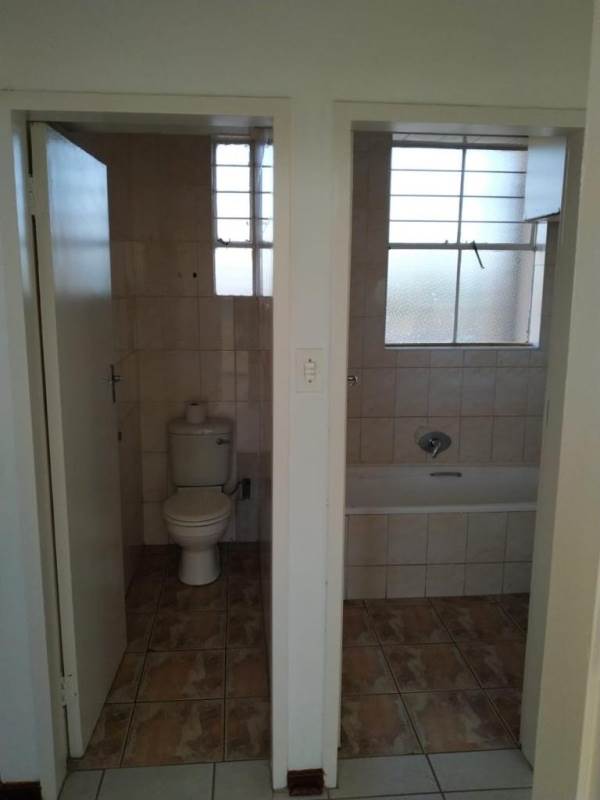 2 Bed Apartment in Kempton Park Central photo number 15