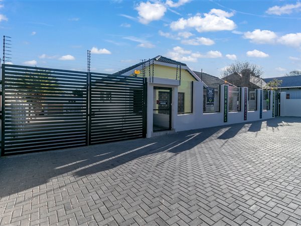 650  m² Commercial space