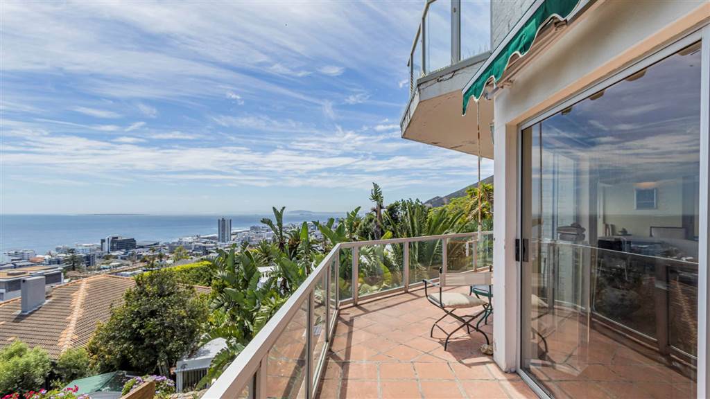 4 Bed House in Fresnaye photo number 1