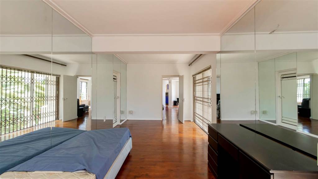 4 Bed House in Fresnaye photo number 29