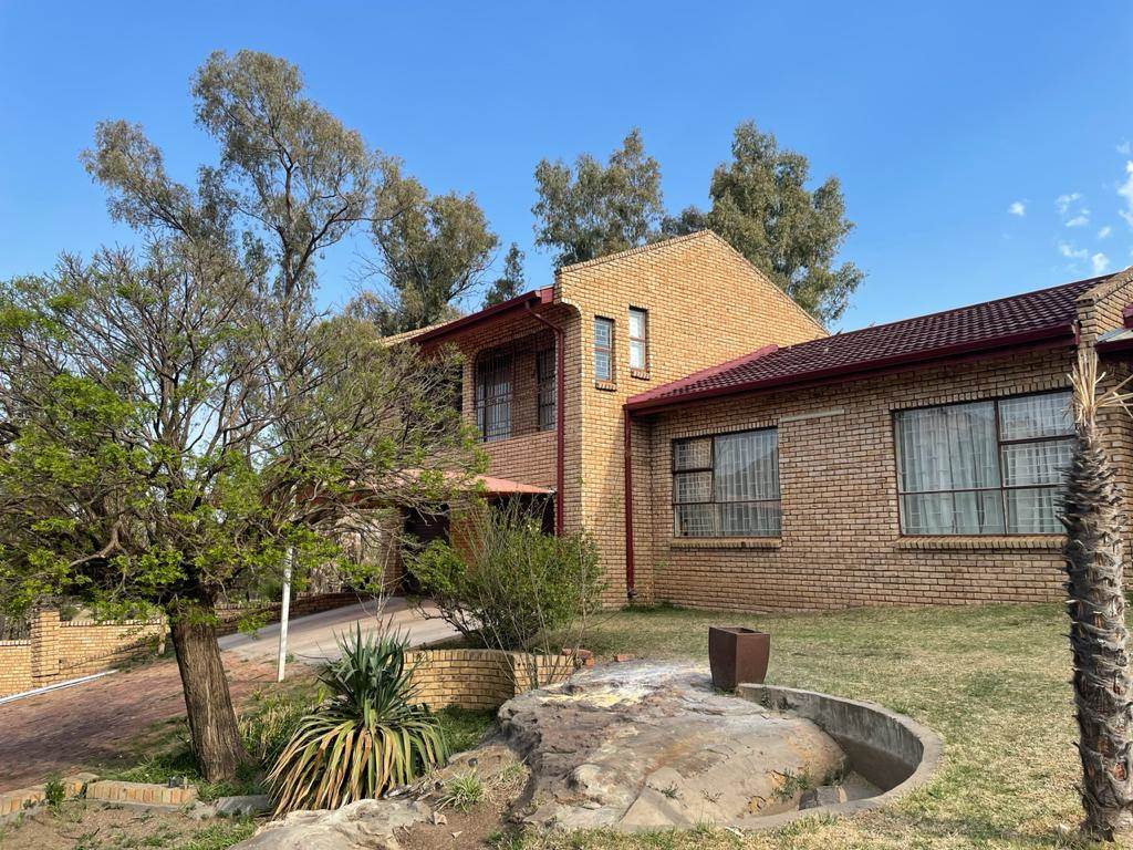 4 Bed House in Ficksburg photo number 1