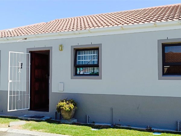 2 Bed Simplex in Gordons Bay Central