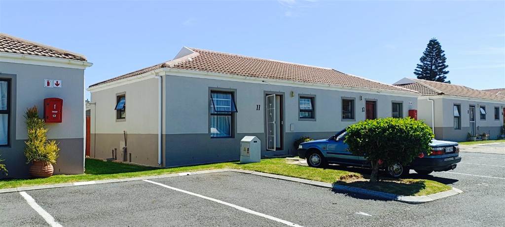 2 Bed Simplex in Gordons Bay Central photo number 9