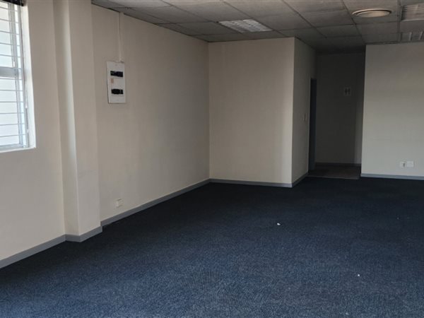 150  m² Commercial space