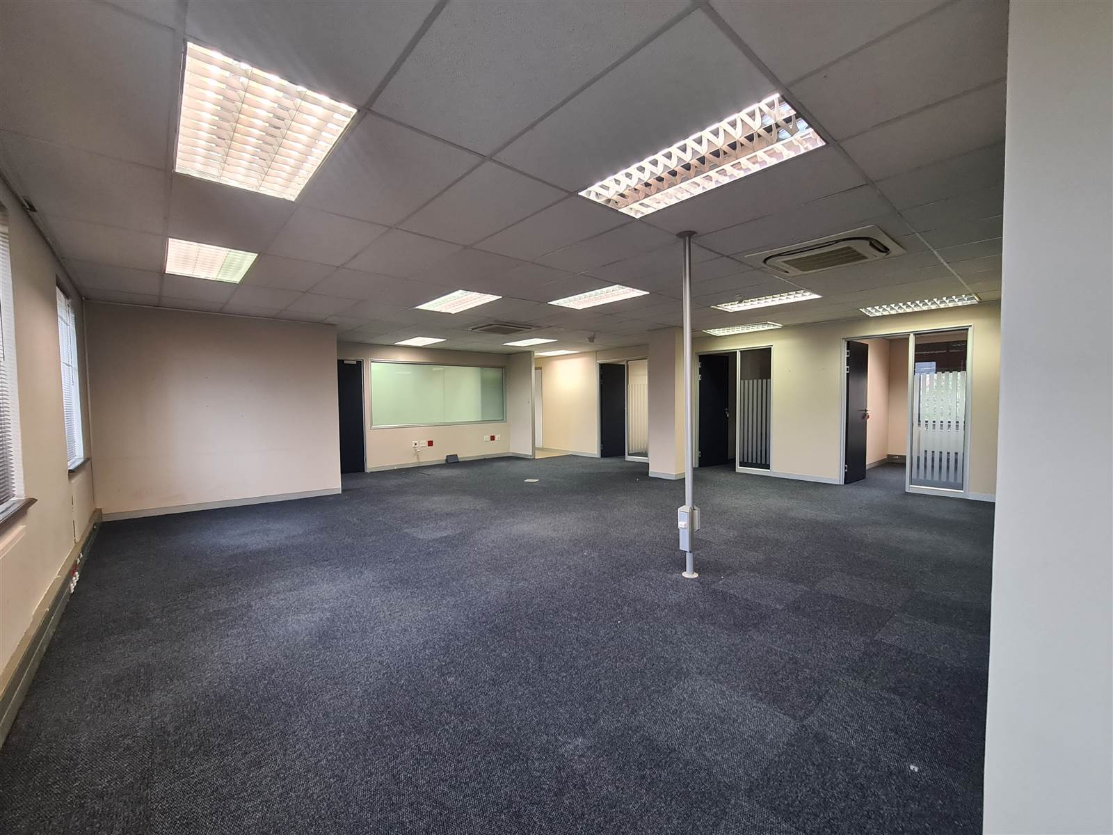 303.8  m² Commercial space in Fourways photo number 4