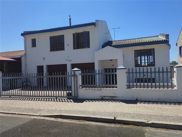 4 Bed House