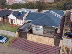 3 Bed House in Dobsonville