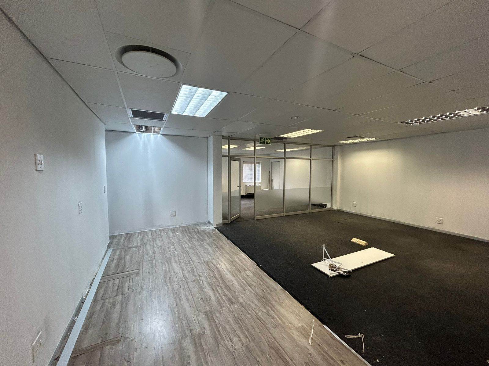 107  m² Commercial space in Strubens Valley photo number 11