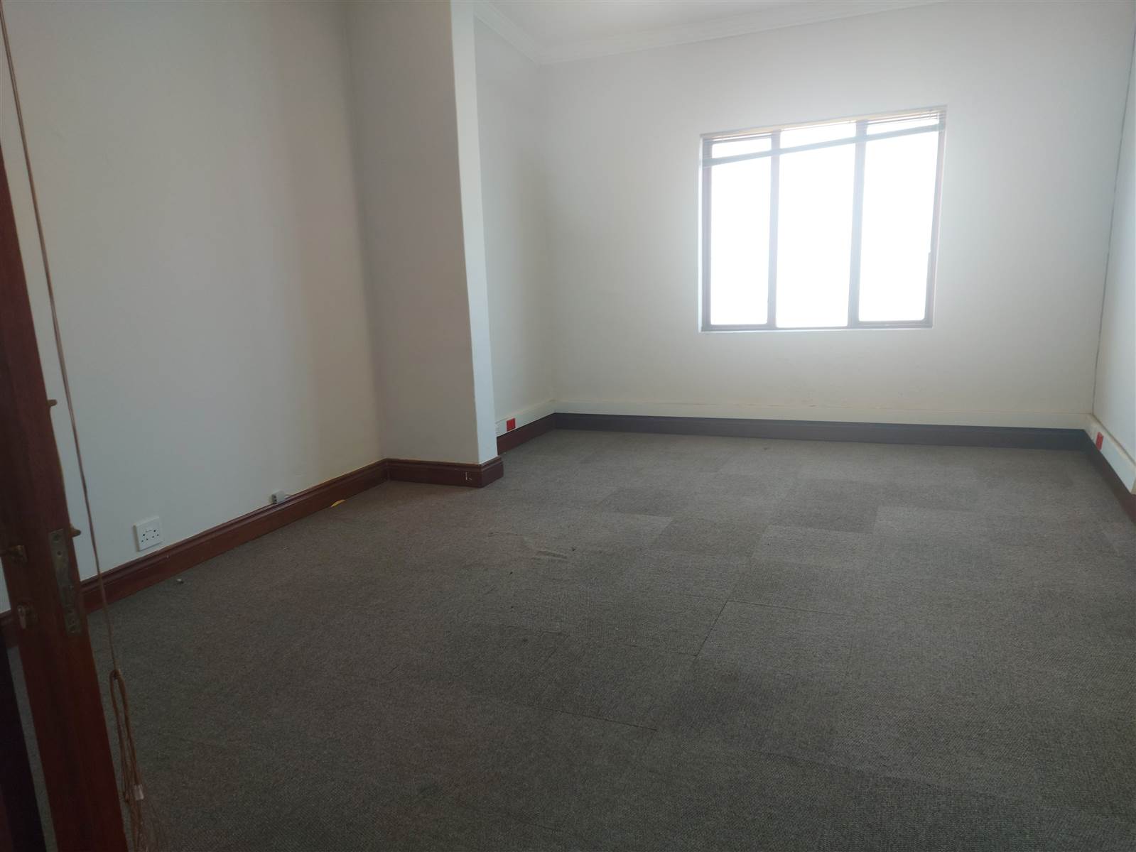 207  m² Office Space in Walmer photo number 7