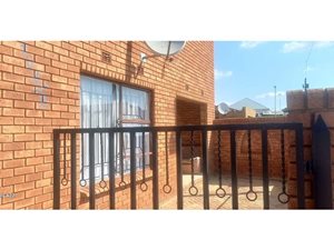 3 Bed House in Emdeni