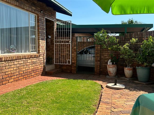 2 Bedroom Townhouse