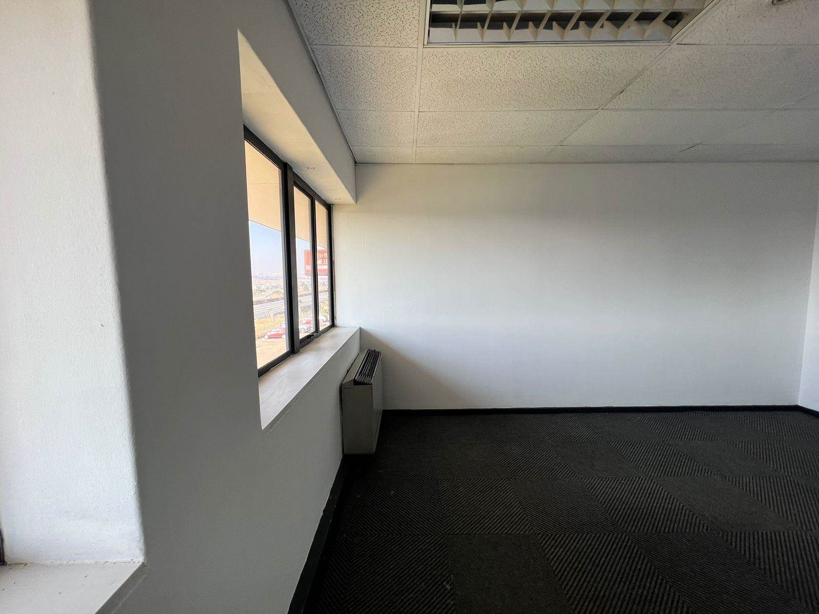22  m² Commercial space in Rivonia photo number 18