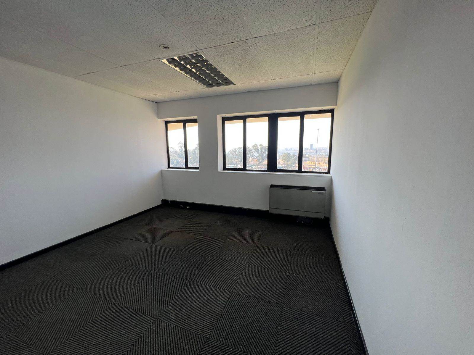 22  m² Commercial space in Rivonia photo number 11