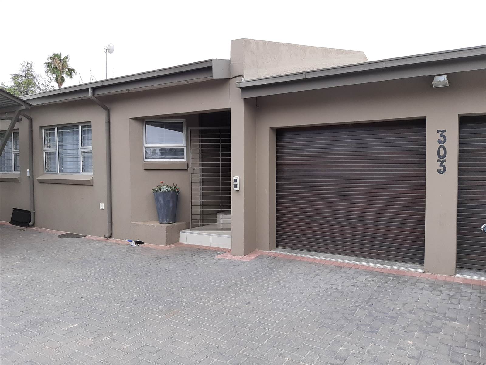 3 Bed House in Rietfontein photo number 2