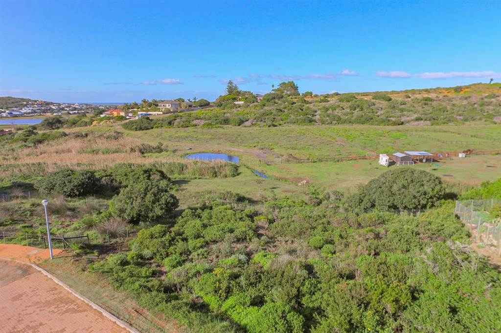818 m² Land available in Stilbaai photo number 3