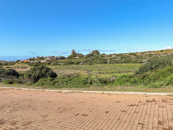 818 m² Land available in Stilbaai