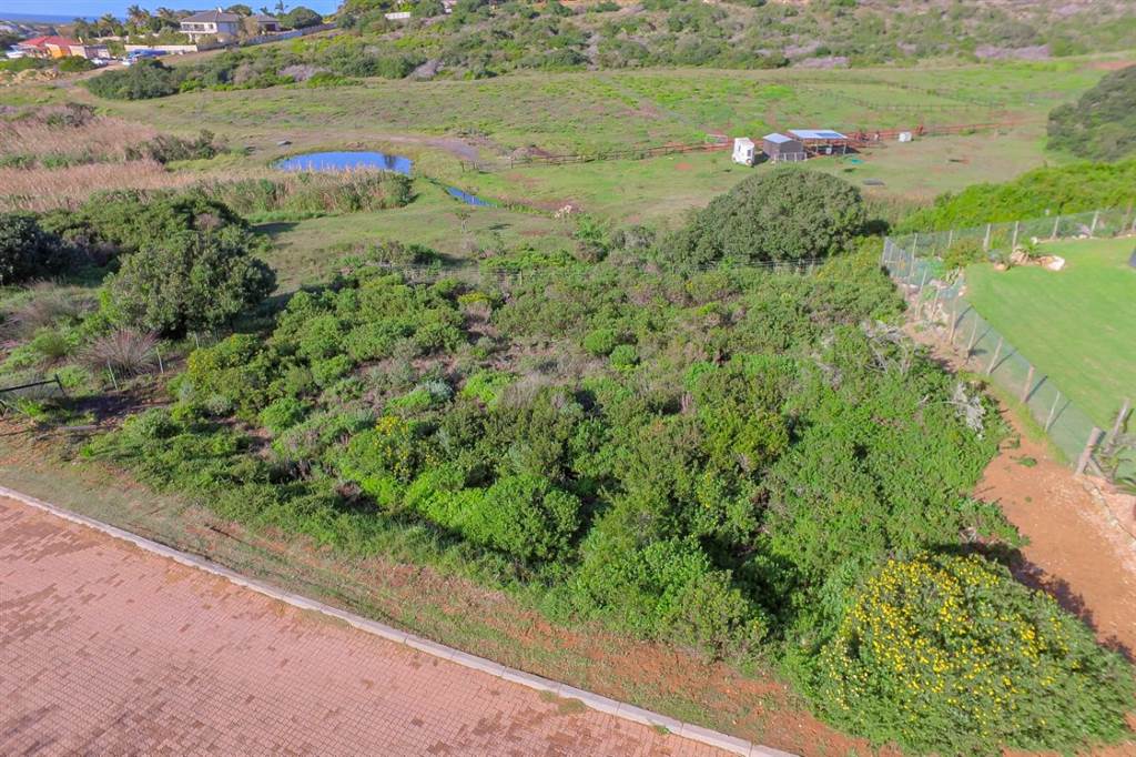 818 m² Land available in Stilbaai photo number 2