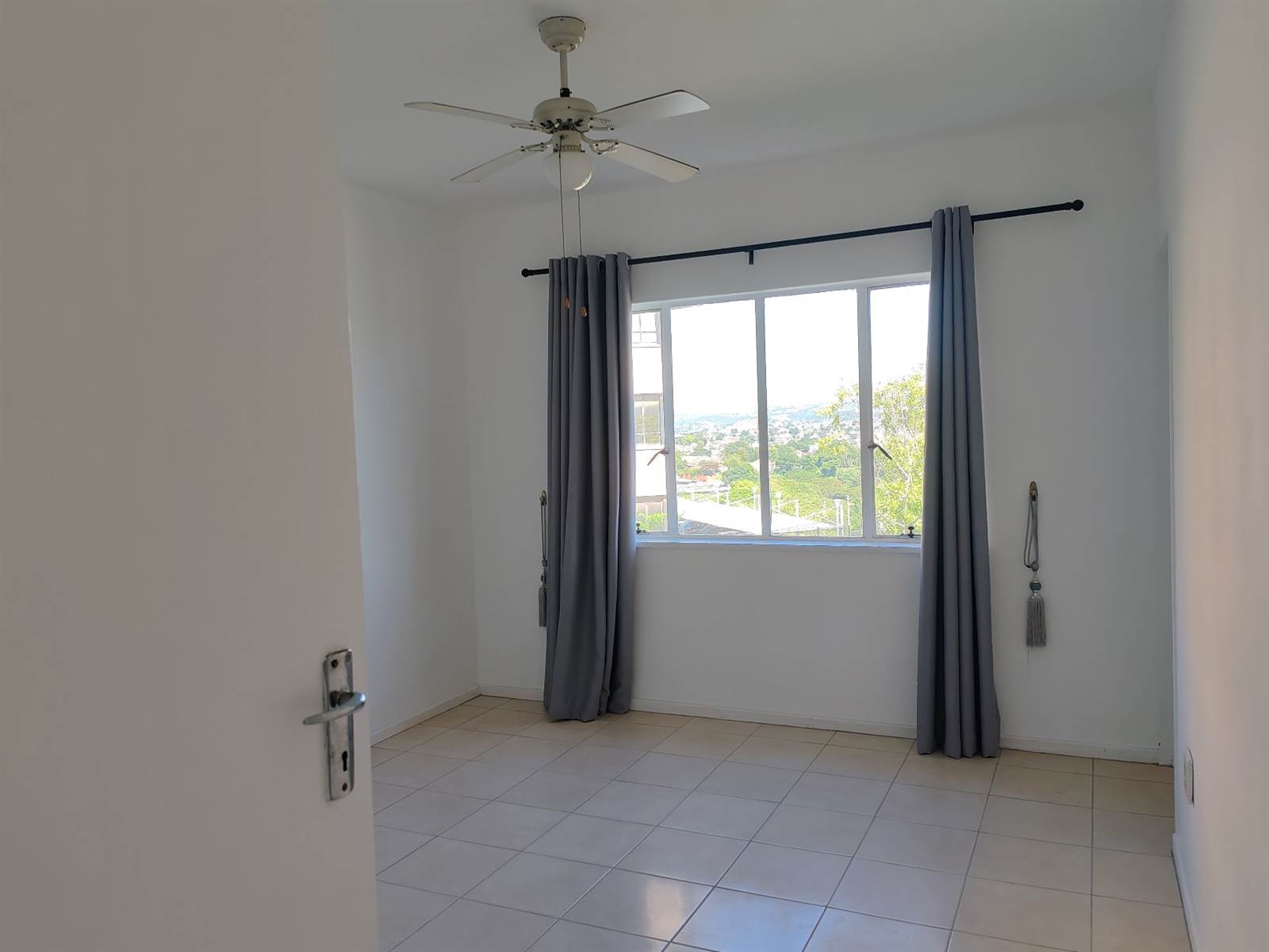 1.5 Bed Apartment in Westridge photo number 5