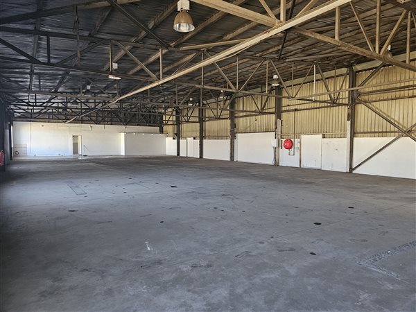 537  m² Industrial space