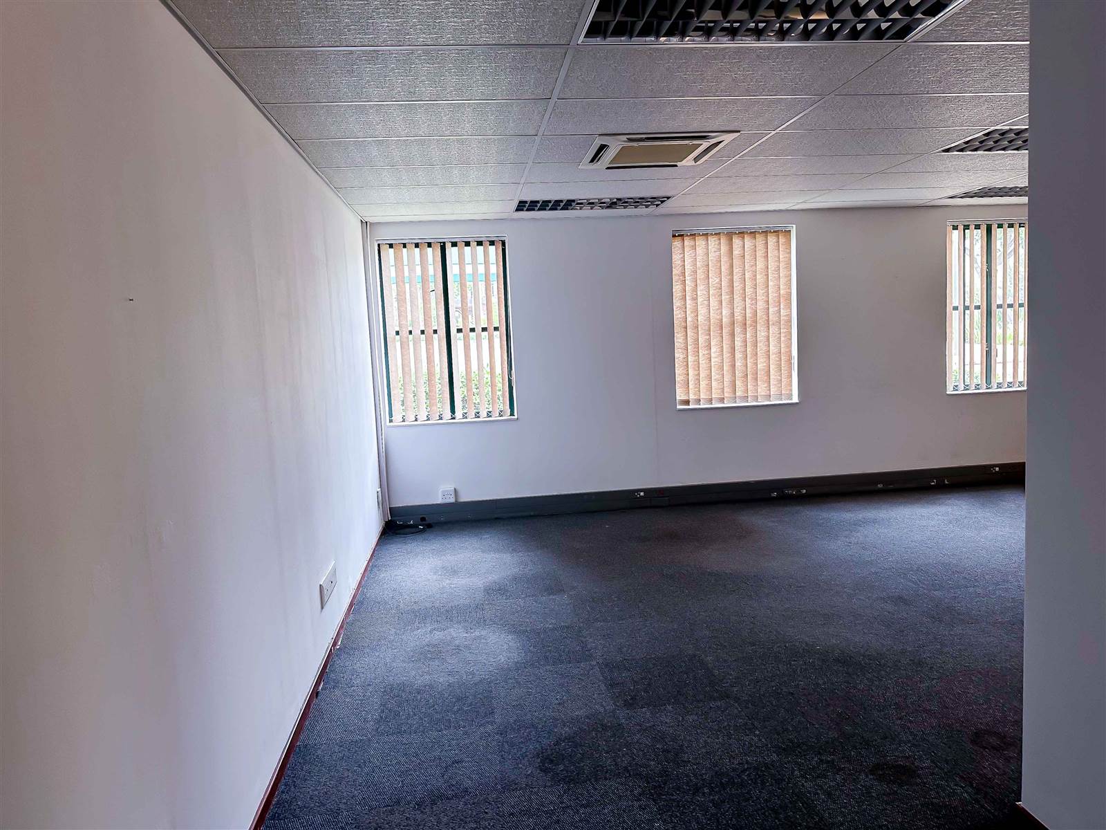 132  m² Commercial space in Bryanston photo number 8