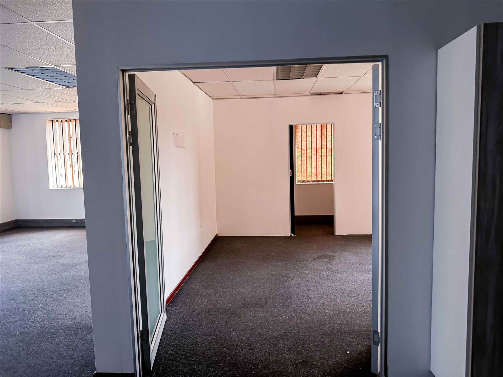 132  m² Commercial space in Bryanston photo number 4