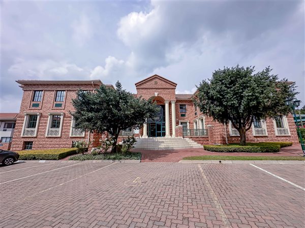 132  m² Commercial space in Bryanston