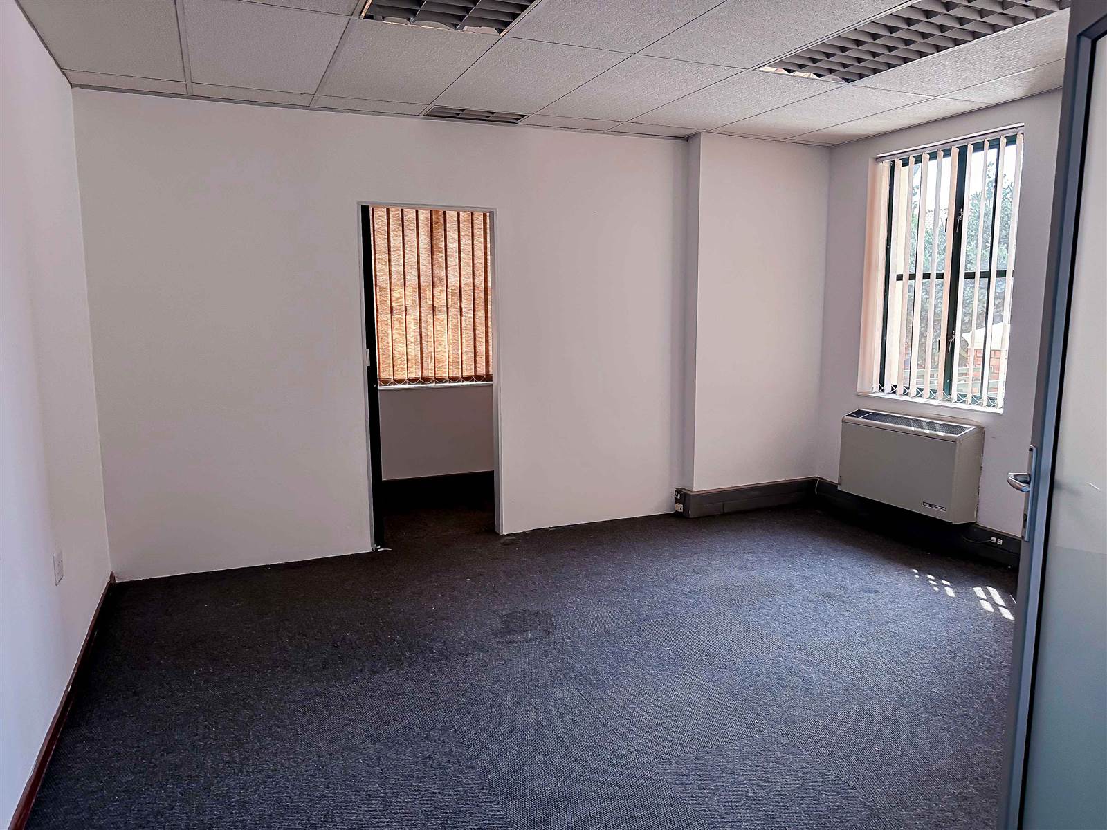 132  m² Commercial space in Bryanston photo number 10