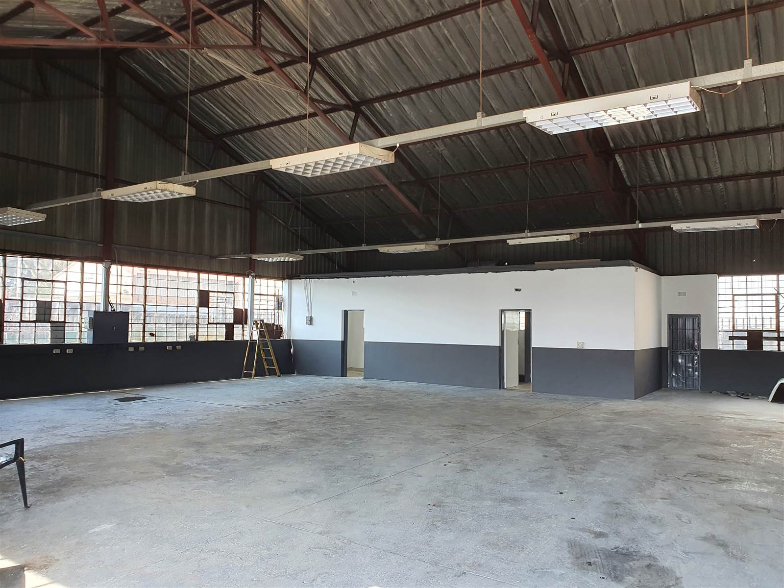 300  m² Industrial space in Alrode photo number 1