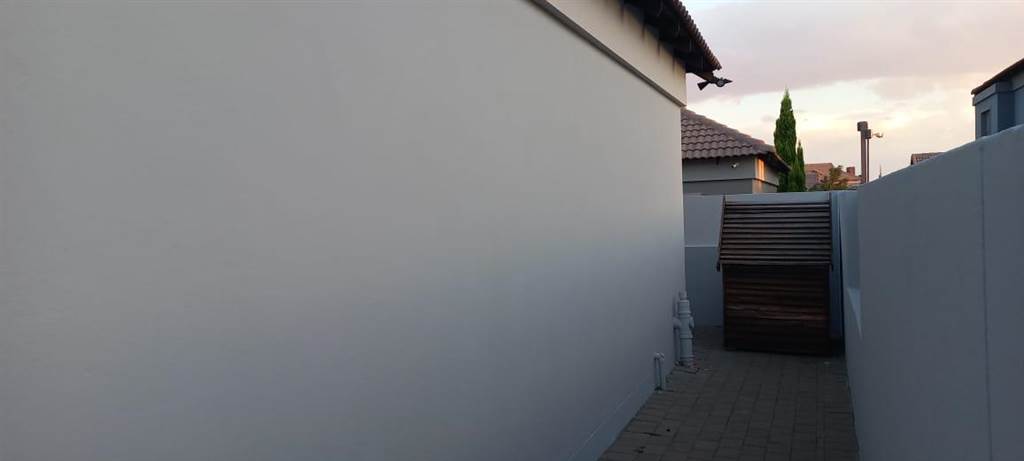3 Bed Townhouse in Trichardt photo number 18