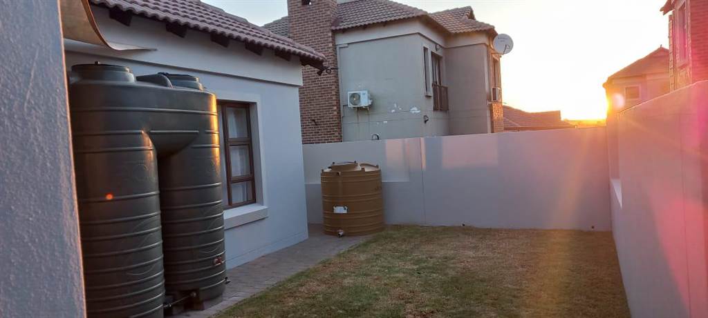 3 Bed Townhouse in Trichardt photo number 22