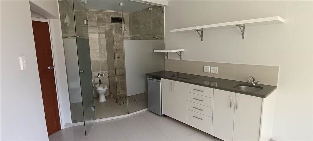 Bachelor apartment in Vredehoek photo number 5