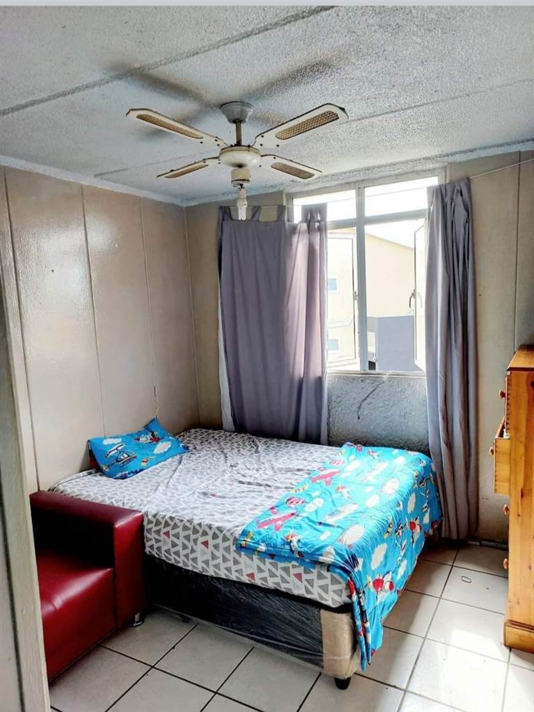 3 Bed Duplex in Montclair photo number 6
