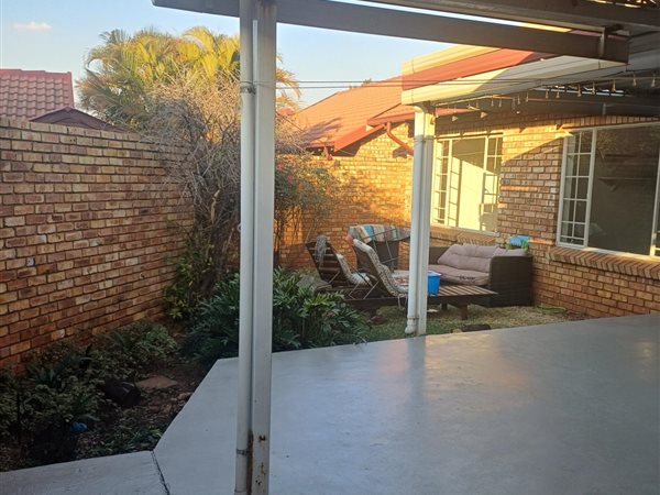 3 Bedroom Townhouse 3 Bedroom Townhouse