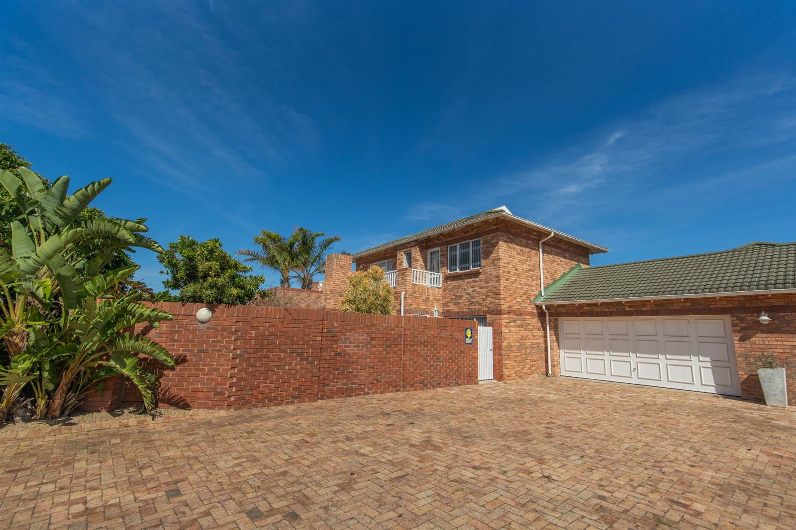 3 Bed Townhouse in Summerstrand photo number 1