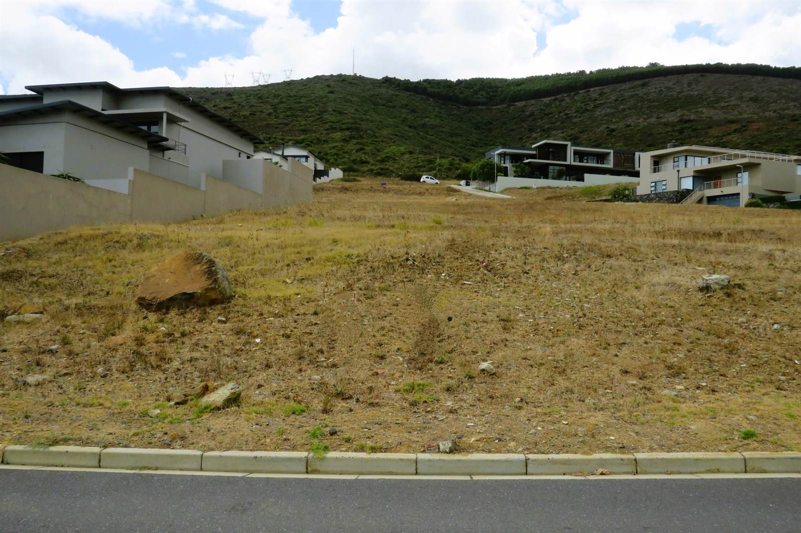 932 m² Land available in Baronetcy Estate photo number 6