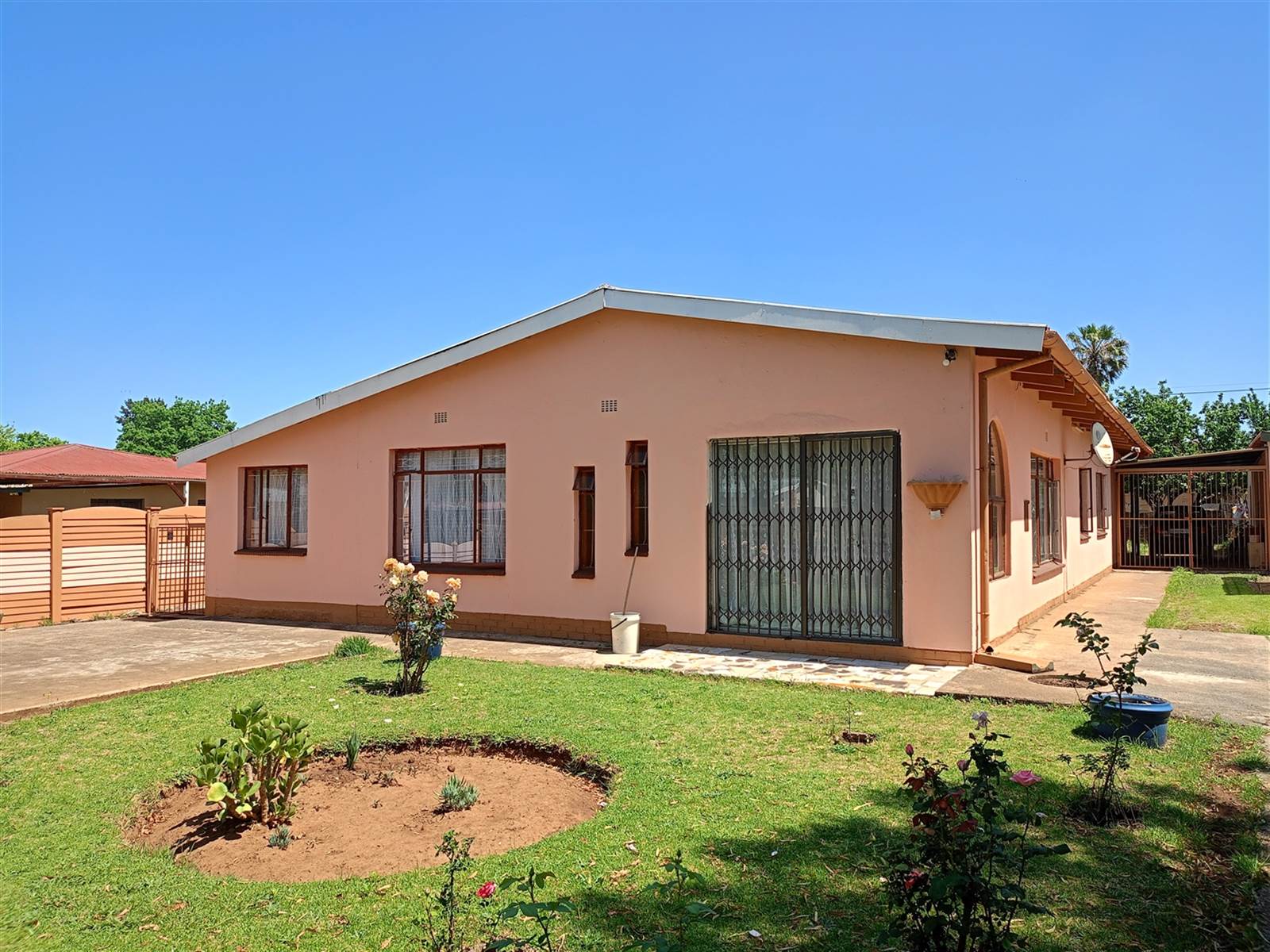 4 Bed House in Sonlandpark photo number 22
