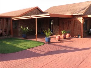 4 Bed House in East Lynne