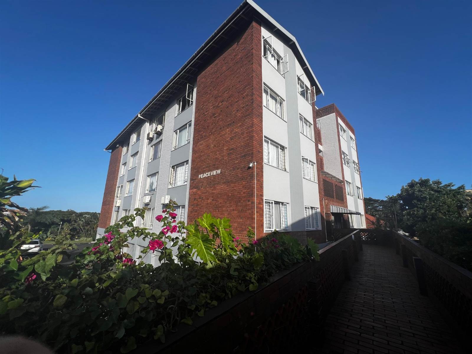 2 Bed Apartment in Windermere photo number 1
