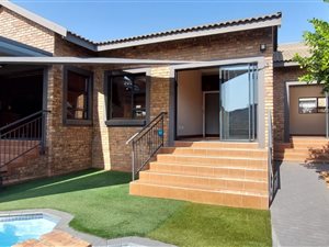 3 Bed House in Kameeldrift East