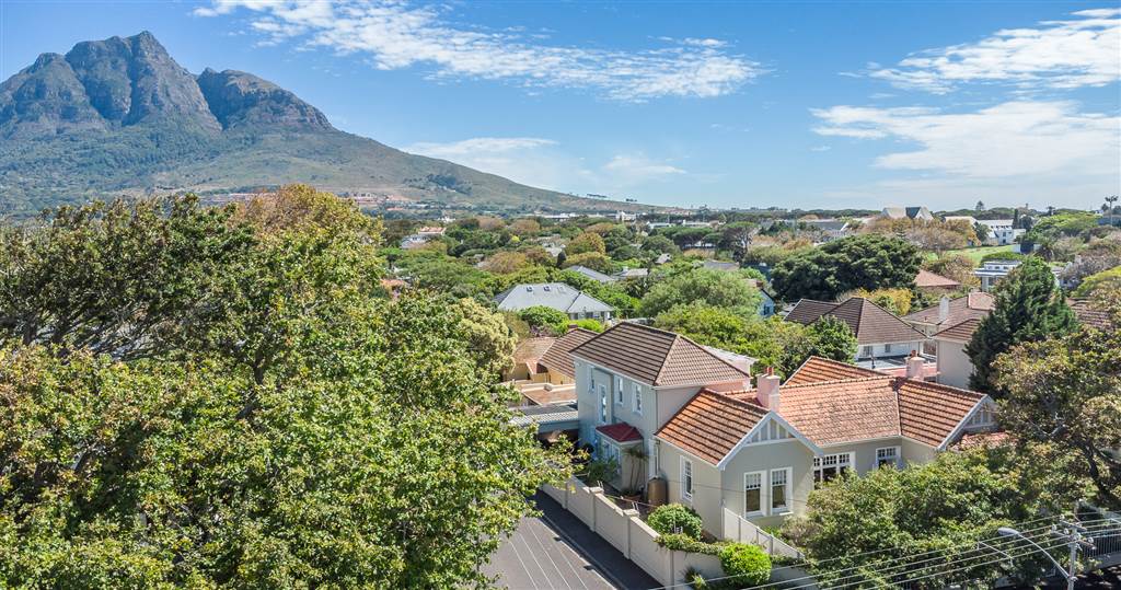 4 Bed House in Rondebosch photo number 5
